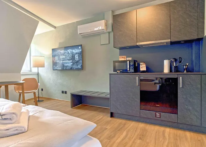 Bank House M 405 - Griwa Rent *